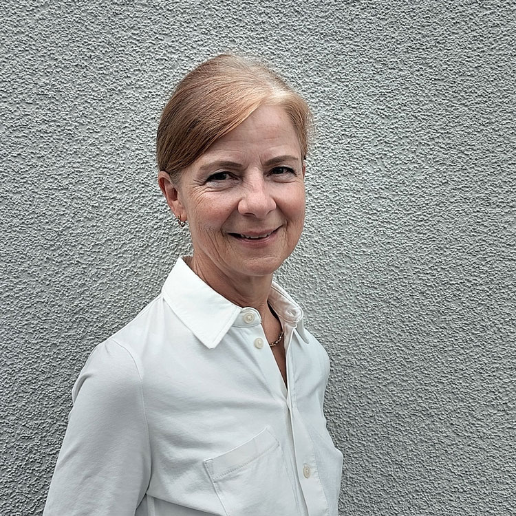 Sekretariat / Sabine Holdenrieder-Laber